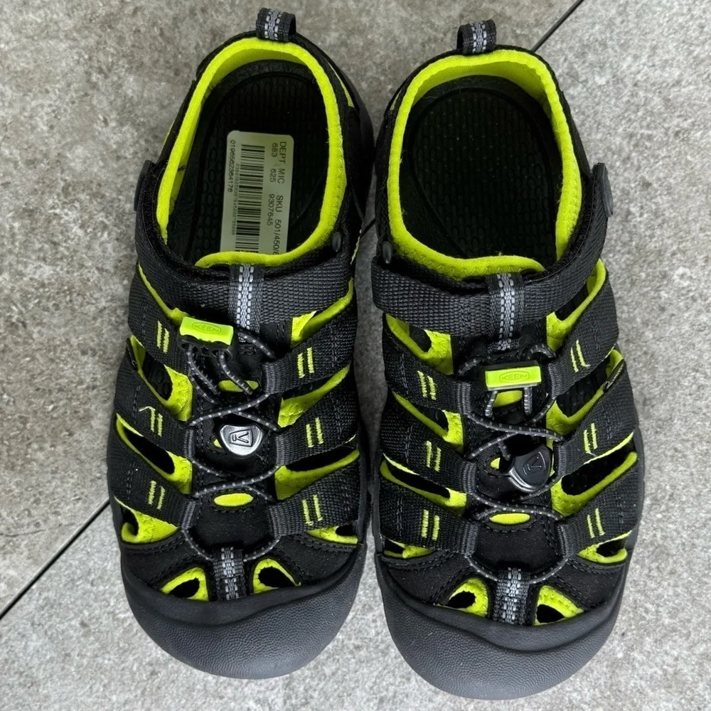 NWT KEEN Newport H2 Lime Black Water Sandals Toe Protection Quick Dry Kid Size 3